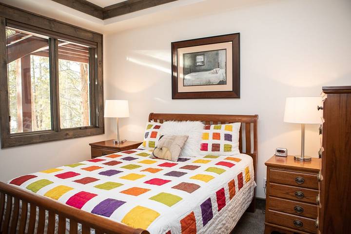 Vacation rental for 4 people, with yard and hot tub in Keystone