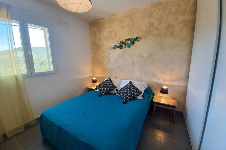 Appartement entier, Appart 2 chambres piscine chauffée wifi clim 7 min plage et 1 min rivière in Galéria, Parc naturel régional de Corse