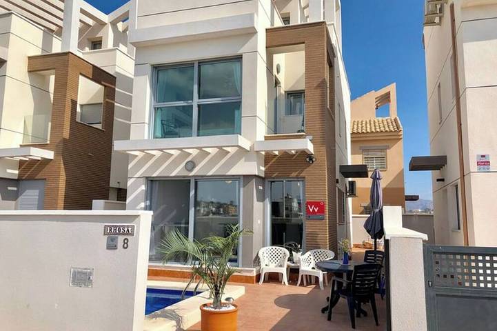 Villa für 7 Personen, mit Pool und Terrasse - 1