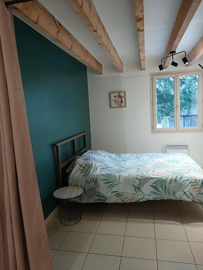 Location de vacances pour 4 personnes, avec jardin ainsi que piscine et vue, animaux acceptés à Thorigné-sur-Dué - 3