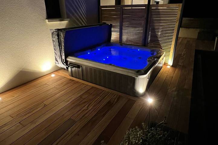 Gîte pour 12 personnes, avec jardin et jacuzzi, animaux acceptés - 1