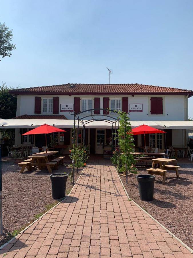 Maison d’hôte pour 2 personnes, avec Terrasse ainsi que Jardin et Piscine