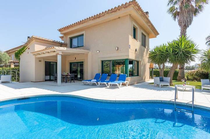 Gîte pour 8 personnes, avec jardin et terrasse