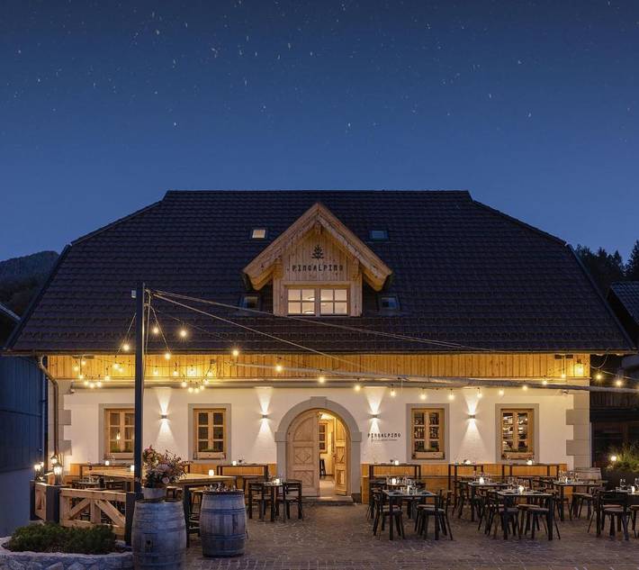 Hotel dla 4 osób, z widok i ogród oraz taras w Kranjska Gora