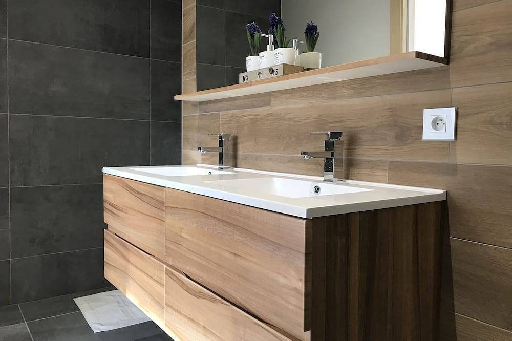 New apartment with garden in Savoyard chalet in Habère-Lullin, Région de Thonon-les-Bains