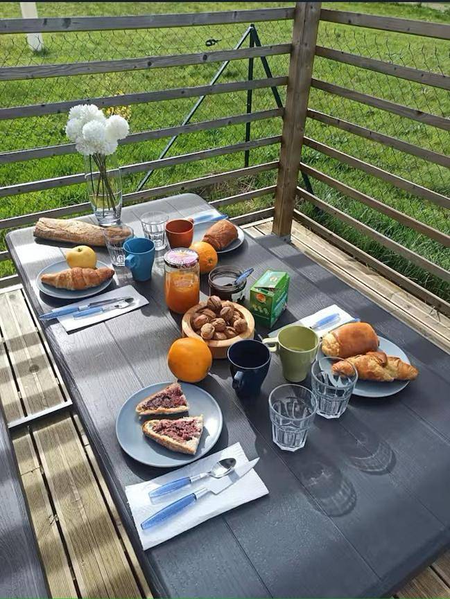 Location de vacances pour 4 personnes, avec vue ainsi que terrasse et jardin à Saint-Sauves-d'Auvergne - 4