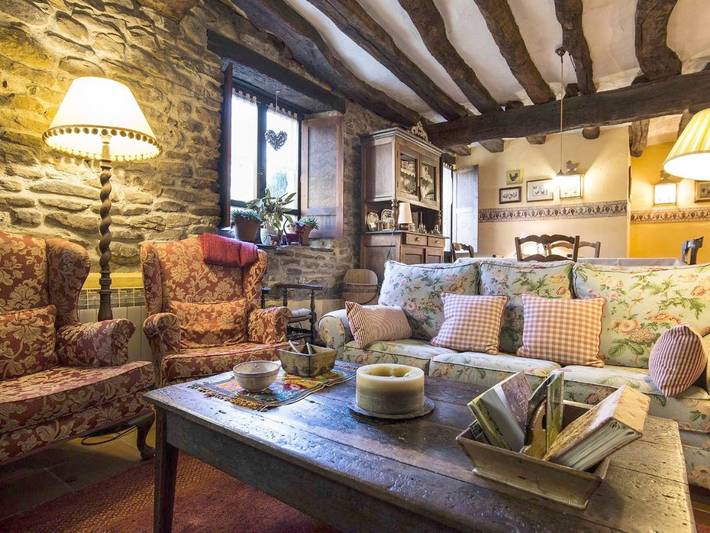 Hotel para 3 personas, con balcón además de jardín y vistas en Las Merindades - 4