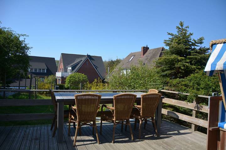 Ferienwohnung für 4 Personen, mit Balkon und Terrasse sowie Garten in Wittdün - 2