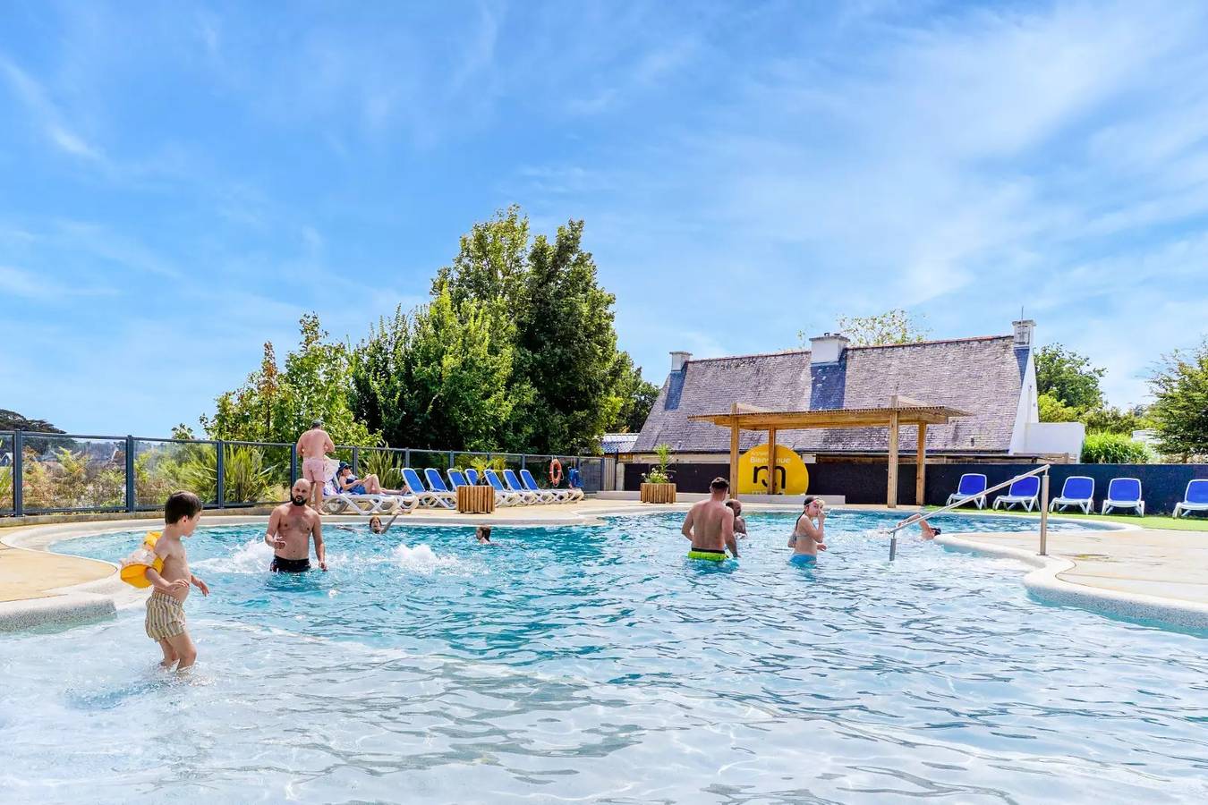 Mobile Home Ty Ker 3 Rooms 4 People + Tv in Carnac, Côte des Mégalithes
