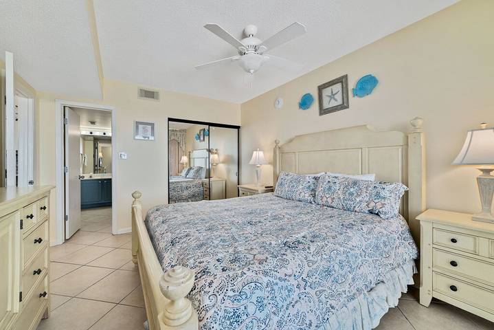 Vacation rental for 8 people, with balcony and pool by Orange Beach