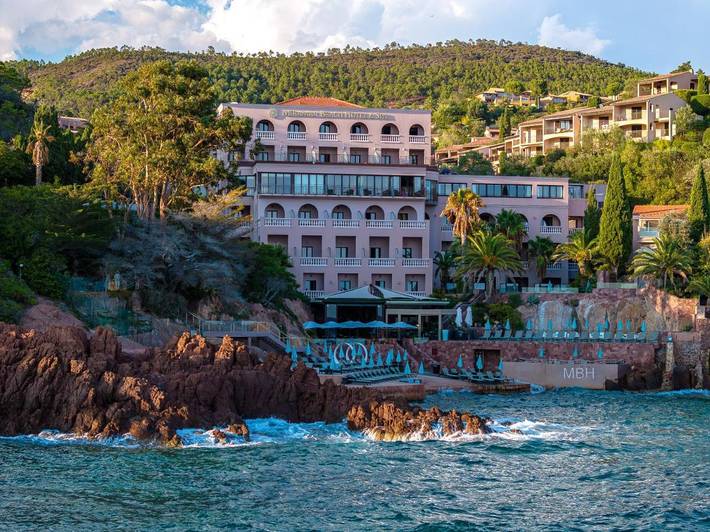 Hôtel pour 2 personnes, avec jardin et sauna ainsi que piscine et jacuzzi, animaux acceptés