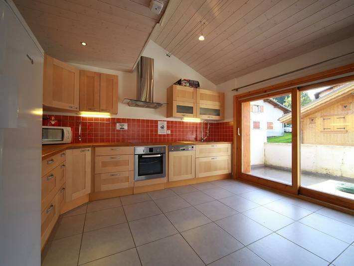 Gîte pour 12 personnes, avec terrasse dans Les Carroz - 4