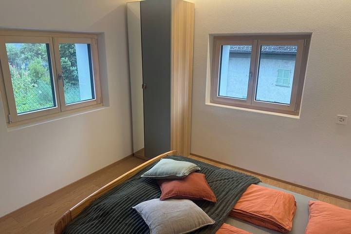 Entire house for families and sports enthusiasts at 1,140 m: mountain biking, skiing, bike and ski storage in Airolo, Lepontinische Alpen