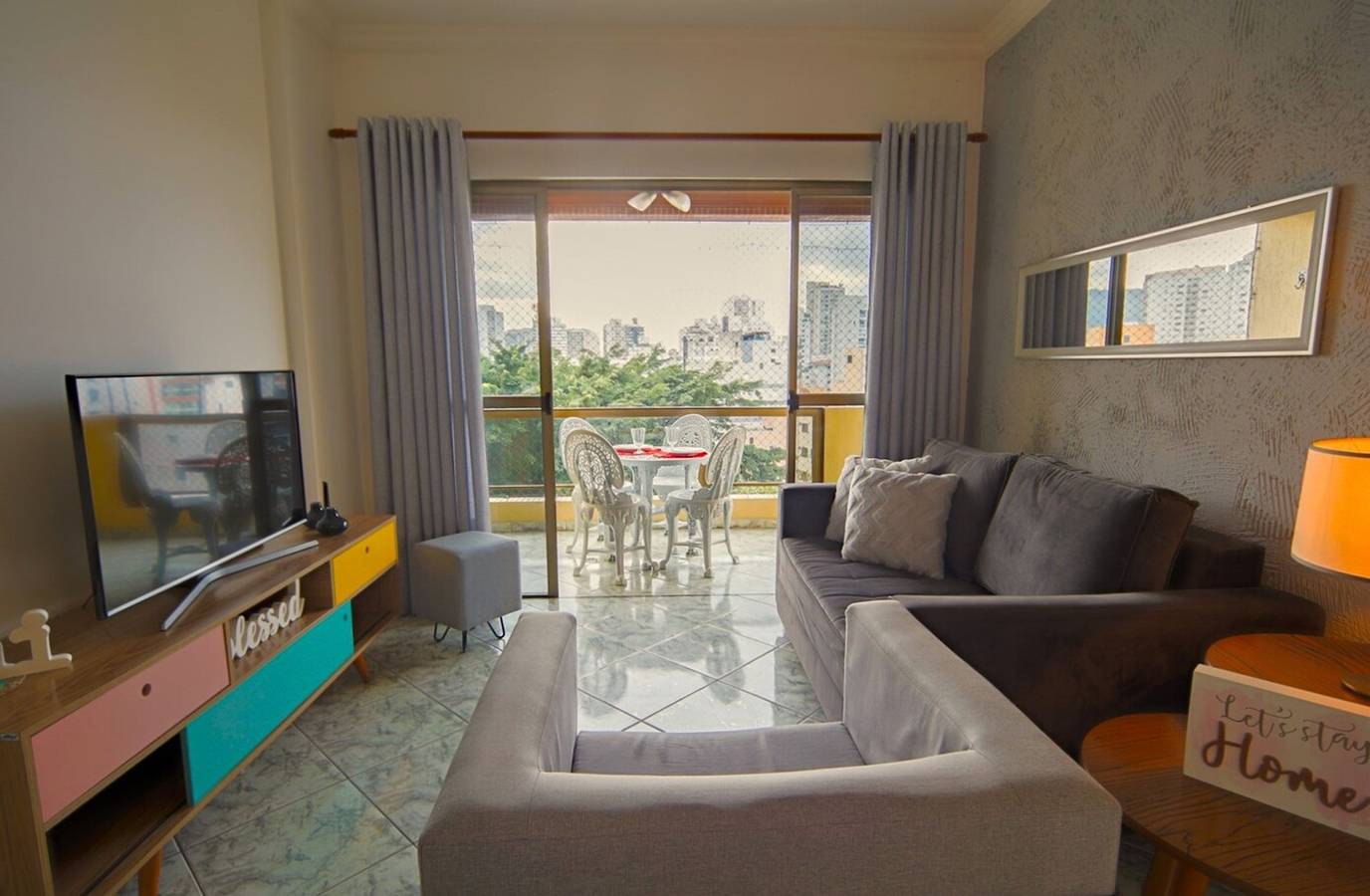 Entire apartment, Apto pet friendly c/ Wifi a 350m da Praia do Tombo in Guarujá, Baixada Santista