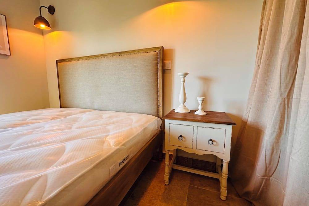 Entire apartment, 2 bedroom, 2 bathroom apartment near Lourmarin - Apartment 2 in Vaugines, Parc naturel régional du Luberon