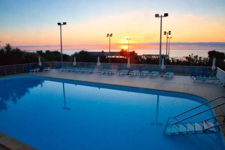 Studio pour 4 personnes, avec terrasse et piscine