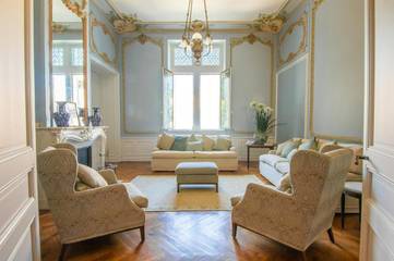 Location de vacances pour 18 personnes, avec terrasse ainsi que jardin et piscine à Chalabre