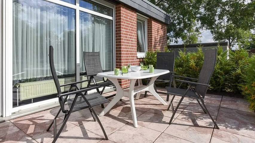 Ferienhaus für 4 Personen, mit Terrasse und Garten in Bensersiel - 2