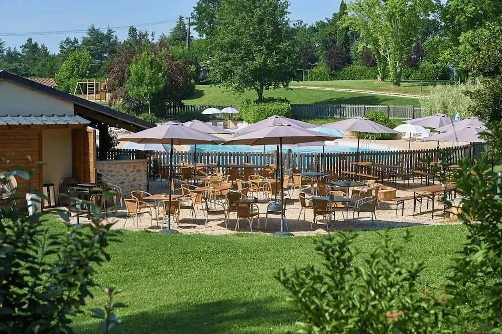 Camping 5 étoiles - Piscine - ccbefch in Gourdon, Lot
