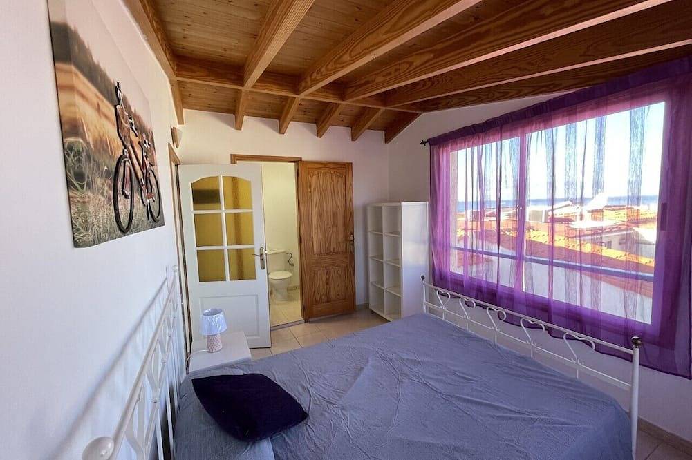 Entire apartment, Beautiful Duplex 6/8 Persons 2nd Sea Line Facing La Gomera in Sueno Azul, Adeje