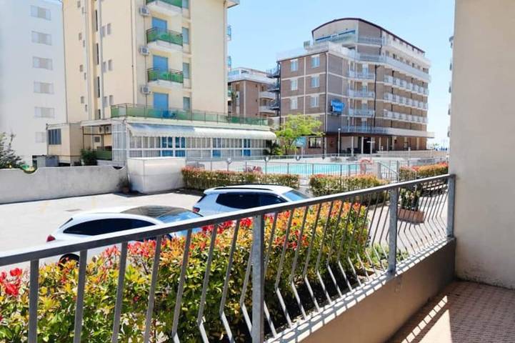 Apartamento entero, Refugio junto a la playa con piscina en Jesolo in Lido di Jesolo, Jesolo-city