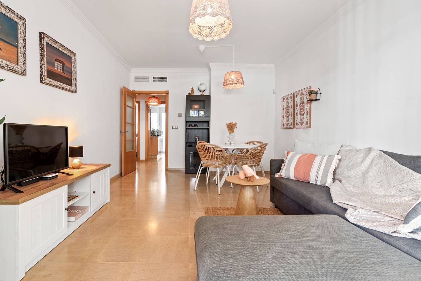 Appartement entier, 8. Duquesa – Ground Floor with Two Big Terraces &  in Sabinillas, Manilva