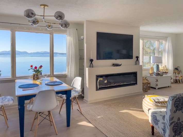 Lucky Stone Retreat - Private Beach & Acadia View in Maine