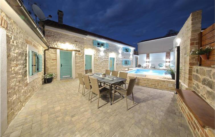 Ferienhaus für 10 Personen, mit Terrasse und Pool sowie Garten in Sveti Petar na Moru - 2