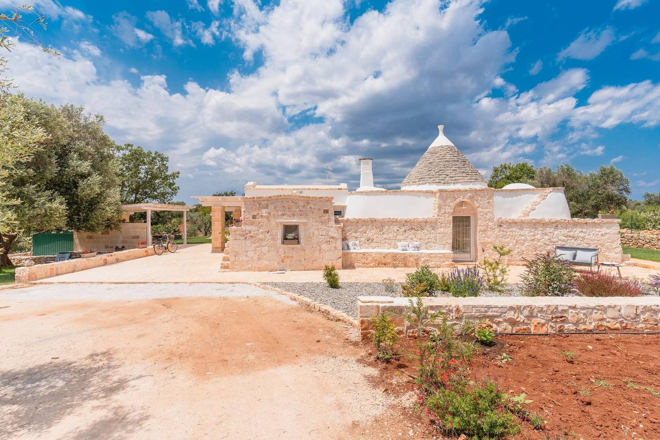 Ferienhaus 'Panoramatrullo Tramonto mit Pool' mit privatem Pool, Wlan und Klimaanlage in San Michele Salentino, Salento