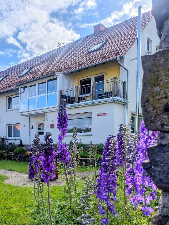 Ganze Wohnung, Apartment 'Wiesenschneiders' mit gemeinsamer Terrasse, Gemeinschaftsgarten und Wlan in Nieder-Moos, Freiensteinau