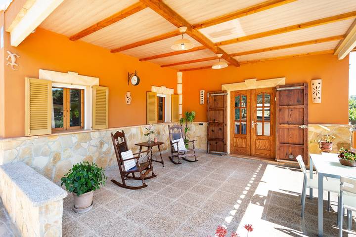 Casa de férias "Sa Caseta" rodeada de natureza com piscina in Llubí, Maiorca Centro