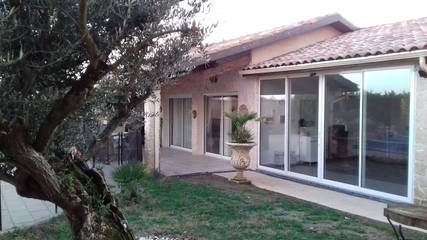 Gîte pour 5 personnes, avec jacuzzi et piscine ainsi que jardin et terrasse à Fronton
