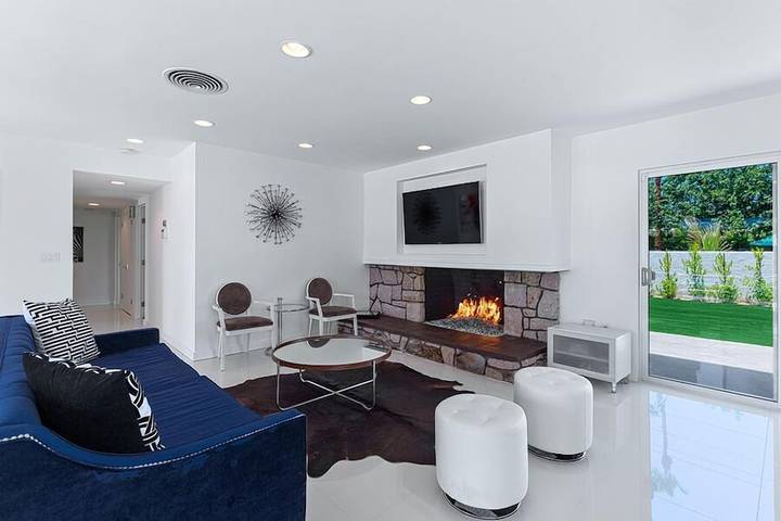 Vacation rental for 8 people, with hot tub and terrace as well as yard, with pets in Palm Springs