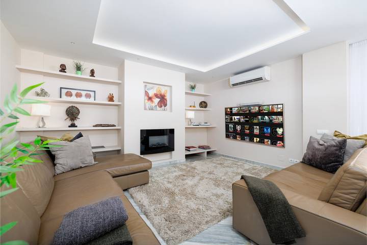 Feriehus for 10 personer med have in Señorio de Cortes, Estepona