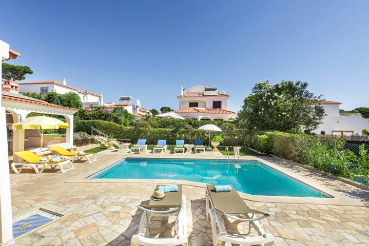 Ferienhaus für 8 Personen, mit Balkon/Terrasse und Garten sowie Ausblick in Quarteira - 4