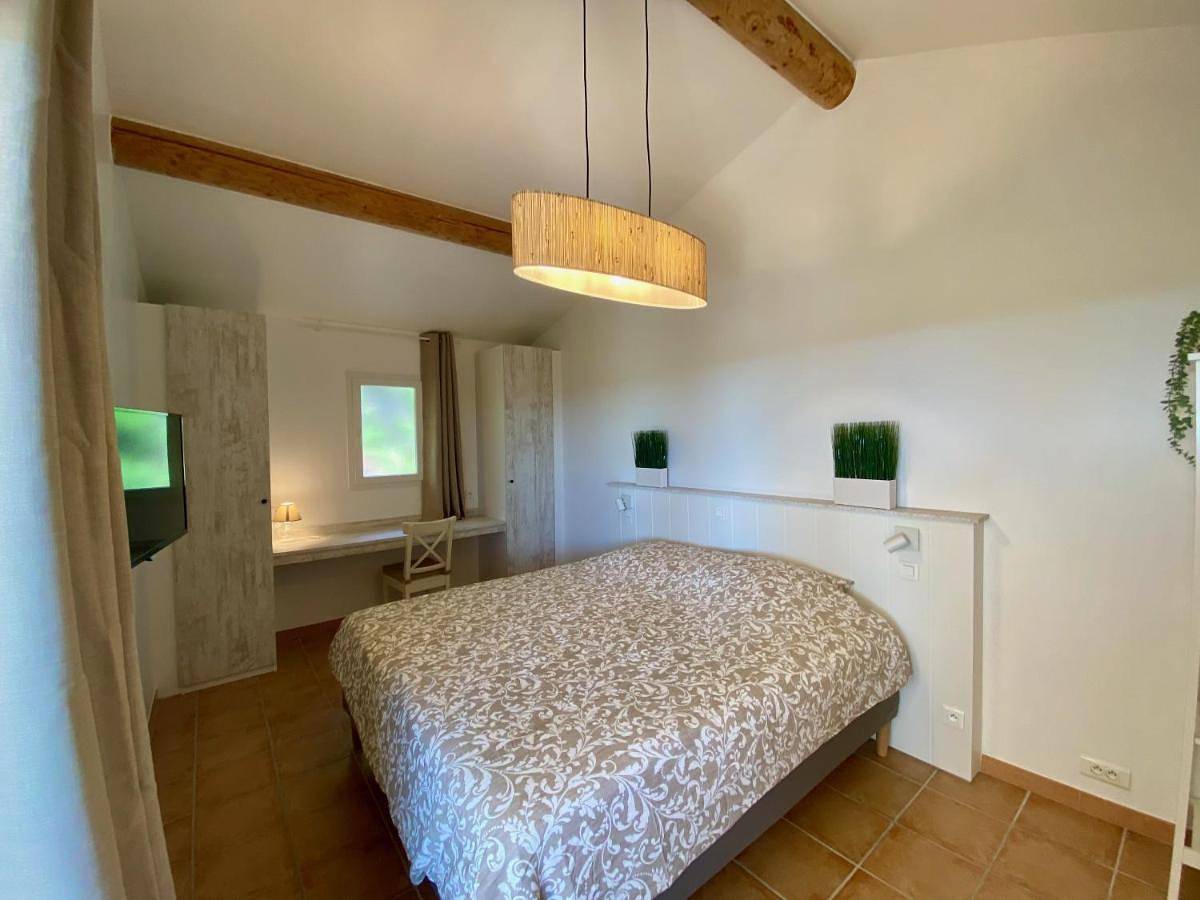 Double Room with Patio in Bédoin, Parc naturel régional du Mont-Ventoux