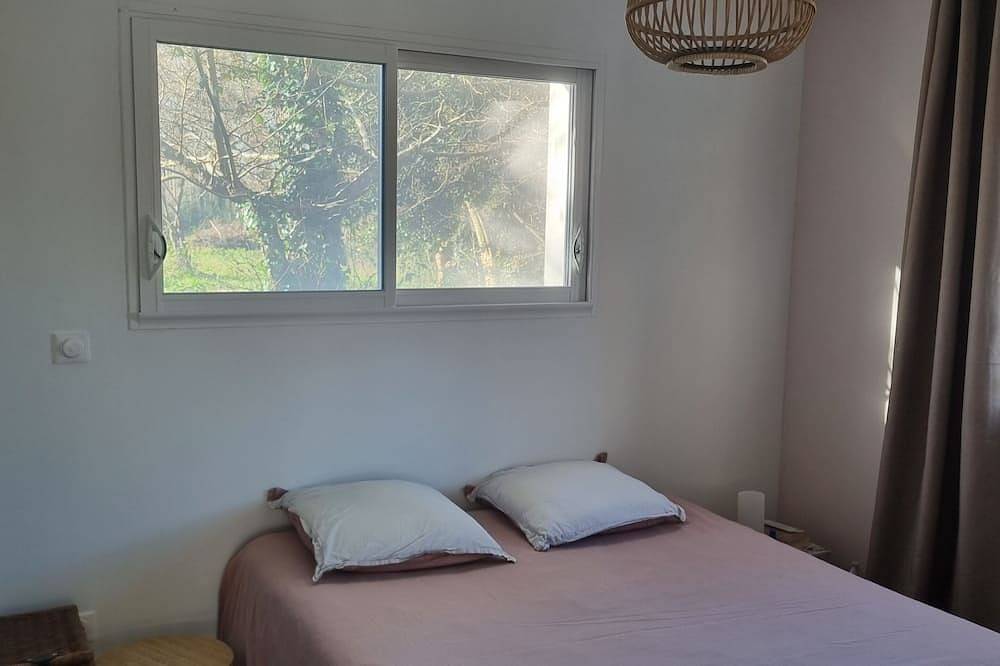 Beautiful villa with swimming pool and wooded garden 20 minutes from the beach in Saint-Jean-de-Marsacq, Dax region