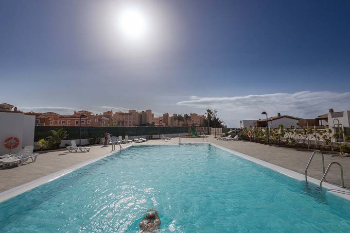 Appartamento per 4 persone, con balcone e vista oceano nonché piscina per bambini in Fuerteventura Golf