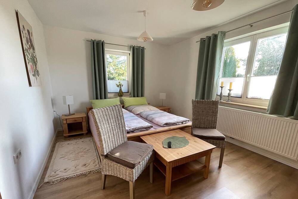 Ganze Wohnung, Neue moderne Ferienwohnung, separater Eingang, Seenähe - Ferienwohnung Sylvia in Krakow am See, Mecklenburgische Seenplatte