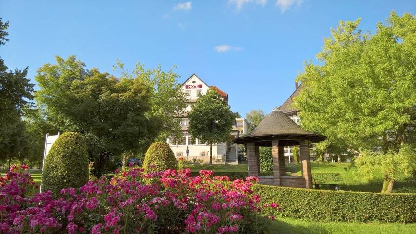 Hotel, mit Terrasse und Garten sowie Sauna und Ausblick
