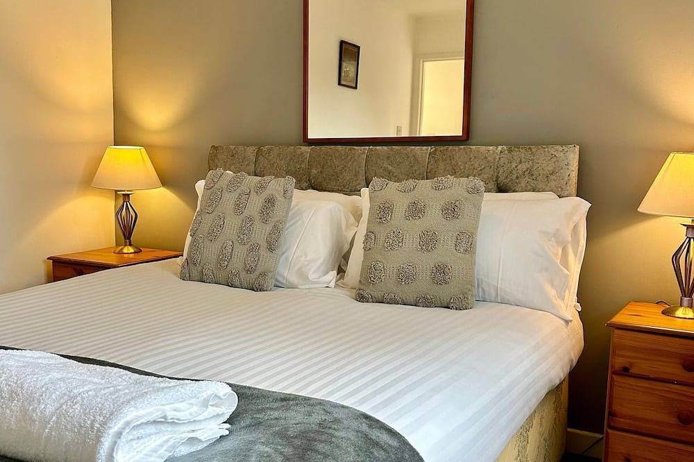 Rum -  a chalet that sleeps 4 guests  in 2 bedrooms in Oban, Loch Linnhe