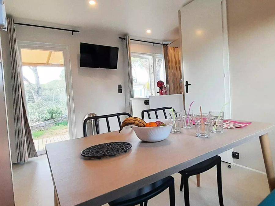 Camping Tikayan Les Cigales - Mobile home 6 persons - Colorado Standard 3 Rooms 4/6 People Air-conditioned + Tv in Le Muy, Mediterranean Coast (France)