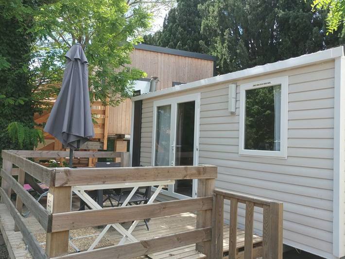Casa Móvil Acogedora con Terraza en Roquebrune-sur-Argens in Roquebrune-sur-Argens, Costa mediterránea (Francia)