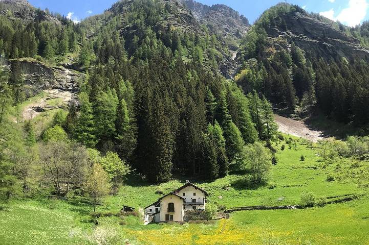 Gîte pour 10 personnes, avec Balcon et Jardin dans Gressoney-Saint-Jean