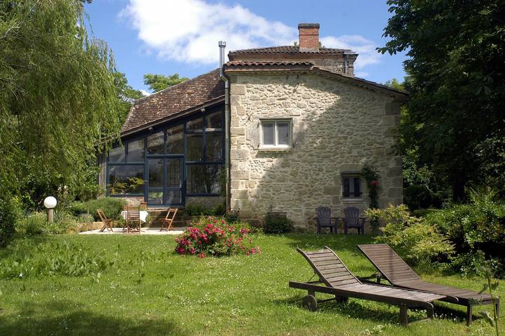 Gîte pour 2 personnes, avec Jardin dans Agmé