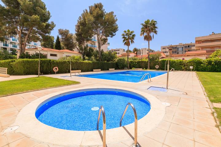 Gîte pour 4 personnes, avec terrasse ainsi que bassin pour enfant et jardin à Salou - 2