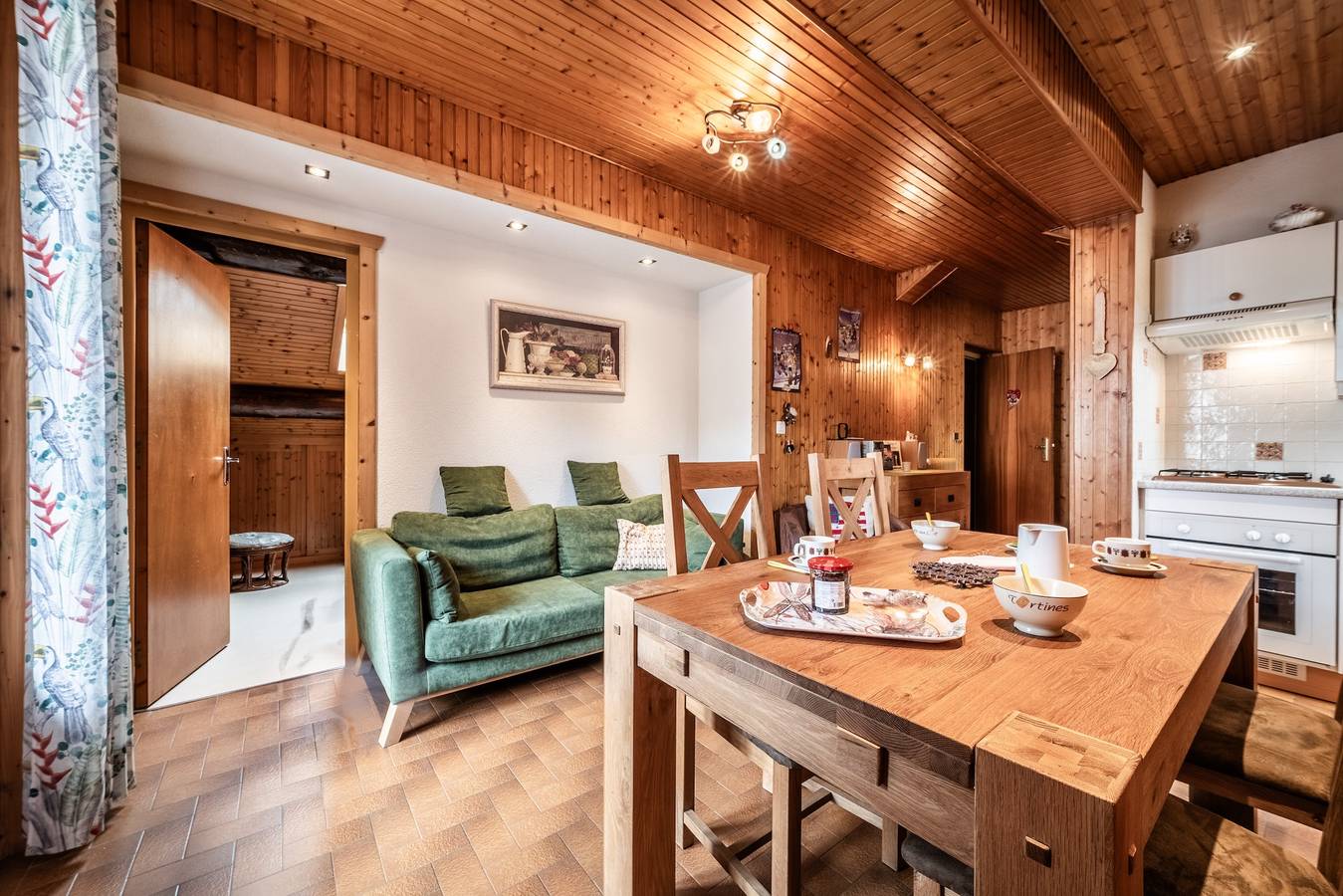 Appartement entier, Appartement 'Chalet - Le Fêni' avec vue sur les montagnes, balcon et Wi-Fi in Abondance, Les Portes du Soleil