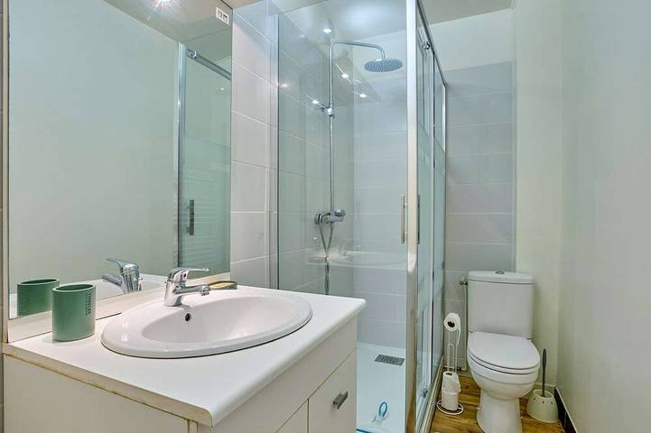 Appartement entier, Studio rénové climatisé avec balcon, animaux admis in Cazaubon, Gers