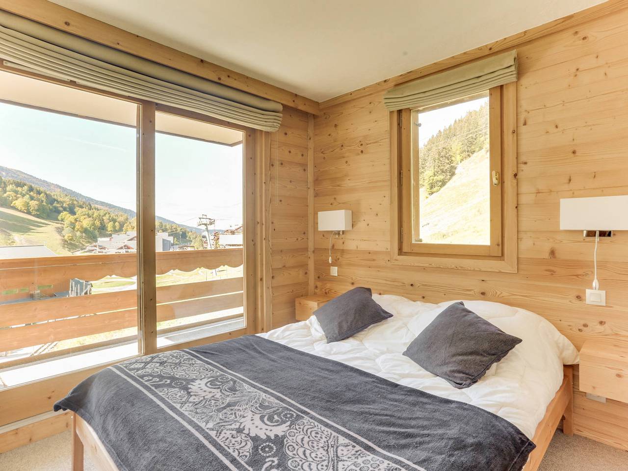 Ganze Wohnung, Charmantes 4-Zimmer-Duplex, 7 Pers, Méribel, direkt an der Piste, Balkon, Garage, Wifi in Méribel, Les Allues