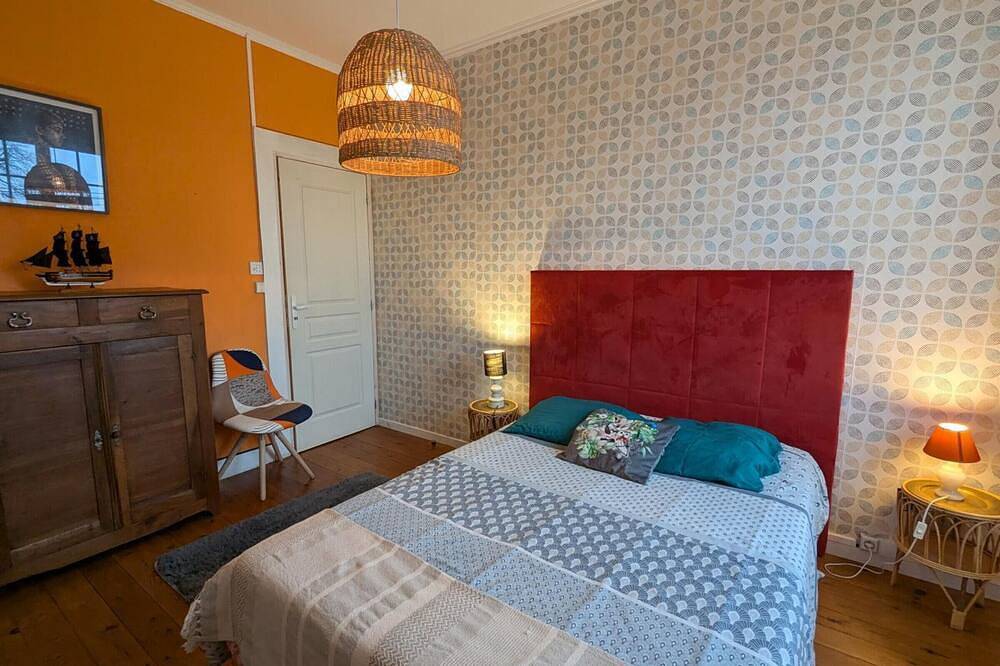 Grande maison, animaux admis - 8 pers. in Jarnac, Charente